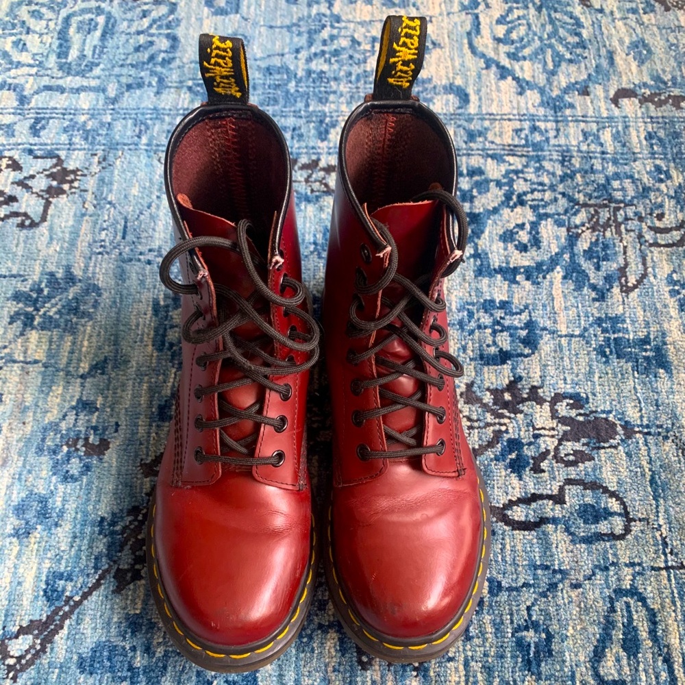 DR MARTEN 1460 BOOTS Size 7 WM CHERRY RED LEATHER